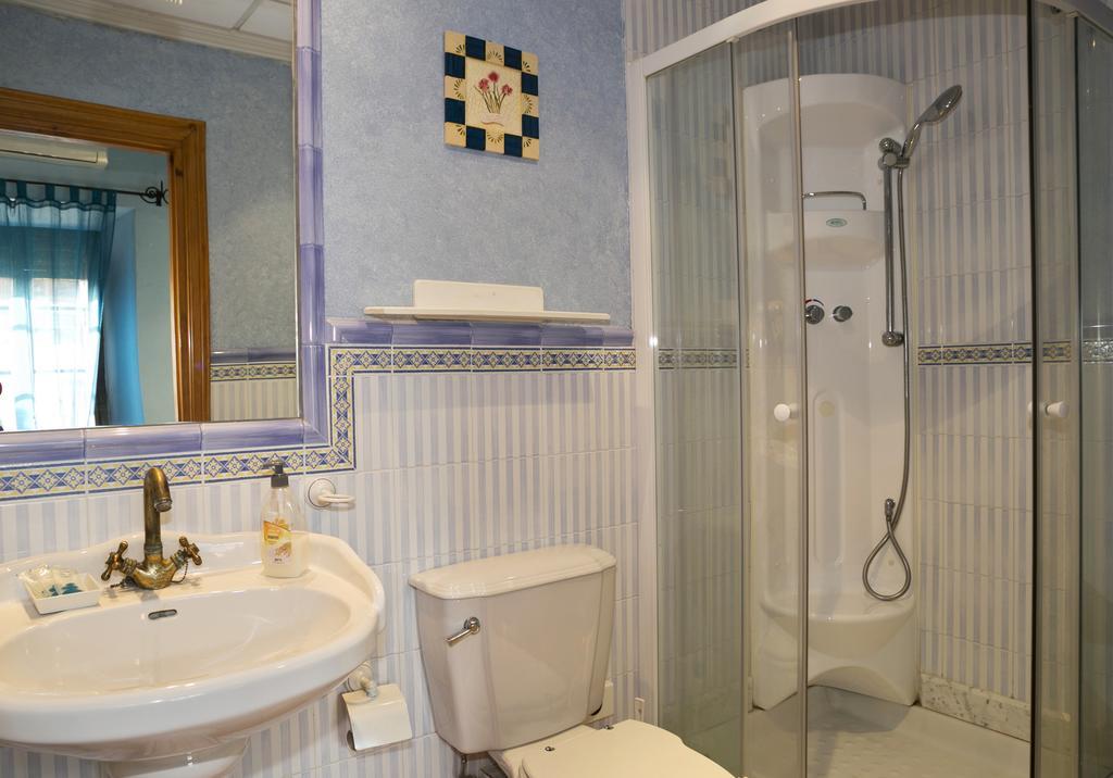 Hotel Restaurante La Masieta Крейсел Екстериор снимка